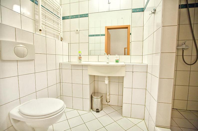 Hotel Korona Słubice Oda fotoğraf