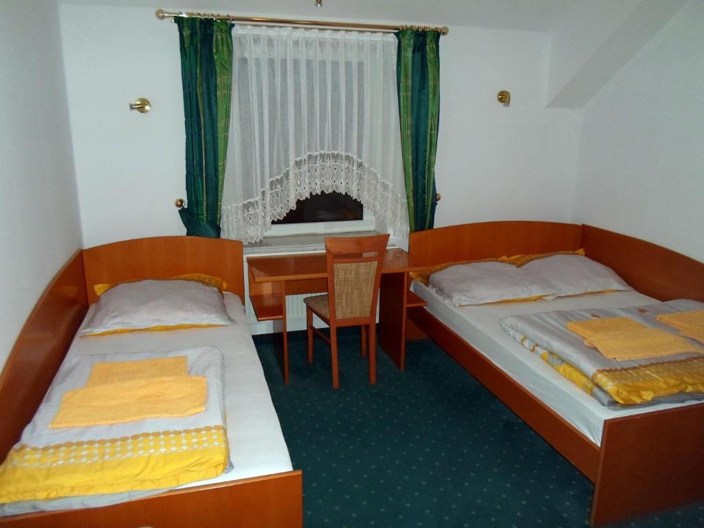 Hotel Korona Słubice Oda fotoğraf