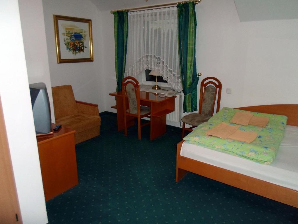 Hotel Korona Słubice Oda fotoğraf